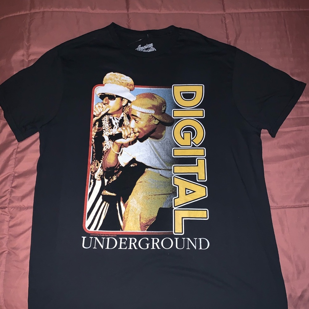 Vintage Tupac t shirt.